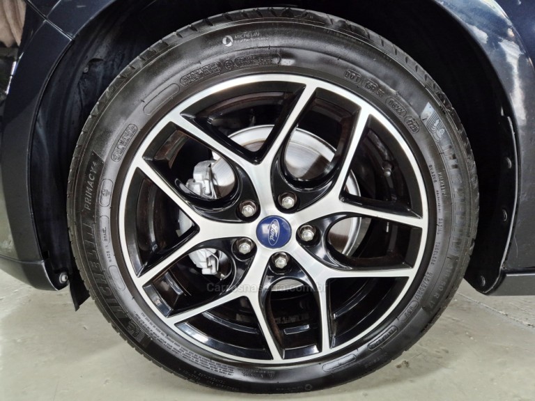 FORD - FOCUS - 2017 - Preta