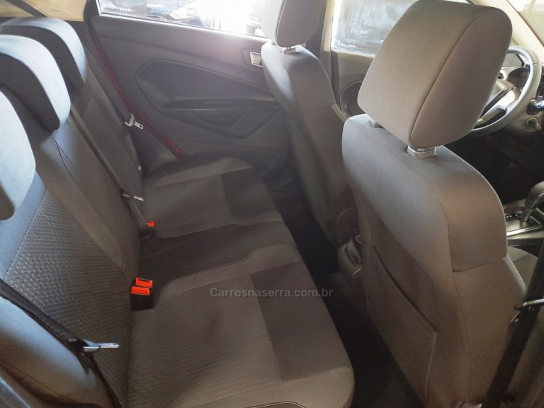 FORD - FIESTA - 2018 - Vermelha