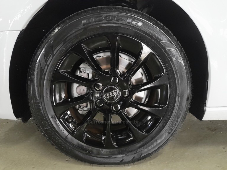 AUDI - A3 - 2014 - Branca