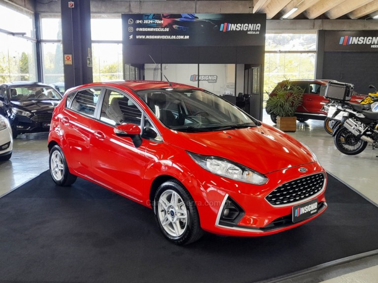 FORD - FIESTA - 2018 - Vermelha