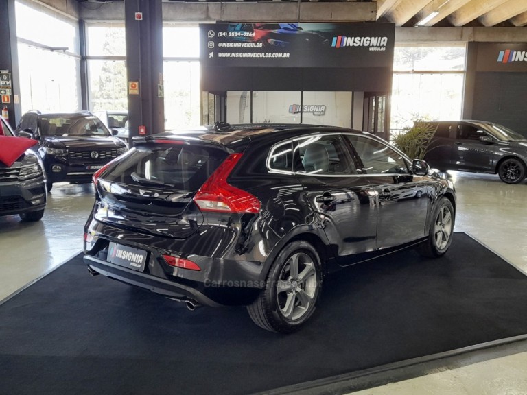VOLVO - V40 - 2014 - Preta