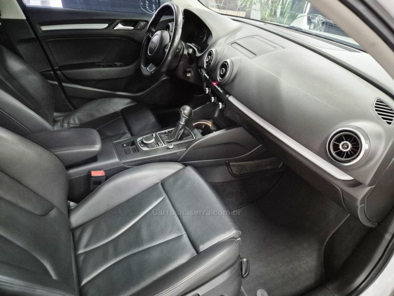 AUDI - A3 - 2016 - Branca