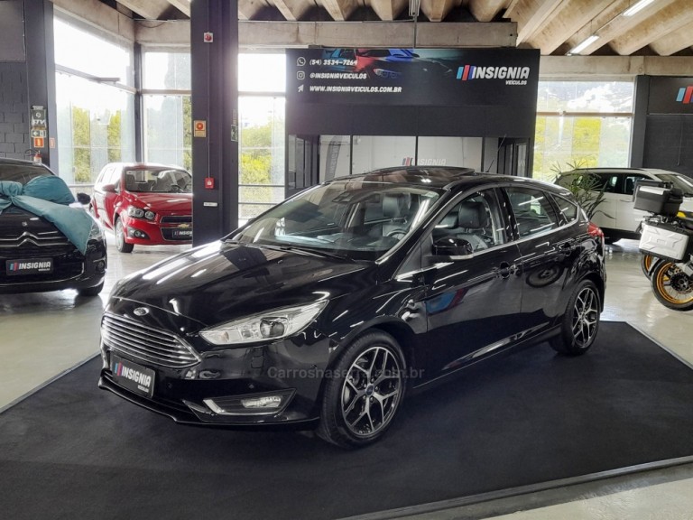 FORD - FOCUS - 2017 - Preta