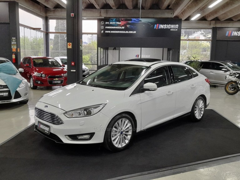 FORD - FOCUS - 2016 - Branca