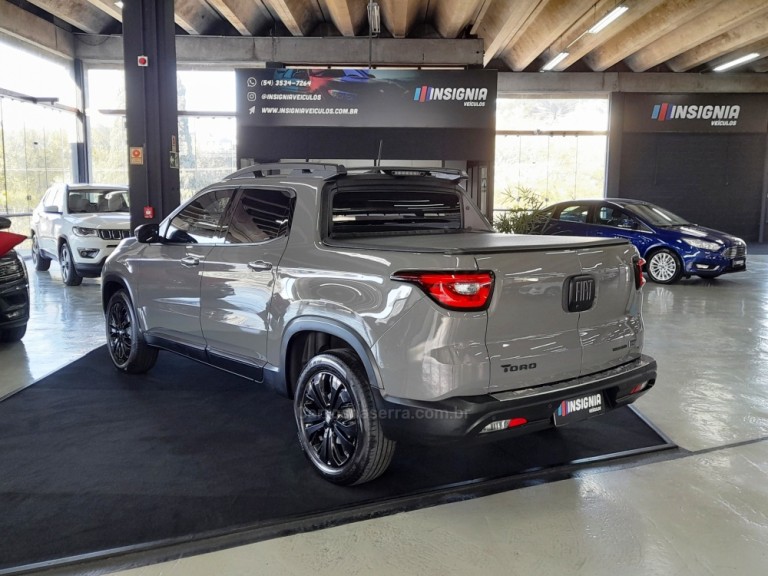 FIAT - TORO - 2023 - Cinza