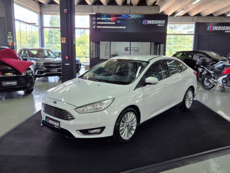 FORD - FOCUS - 2016 - Branca