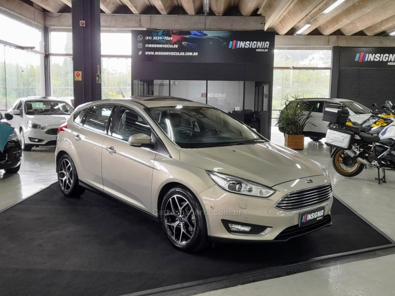 FORD - FOCUS - 2016 - Prata